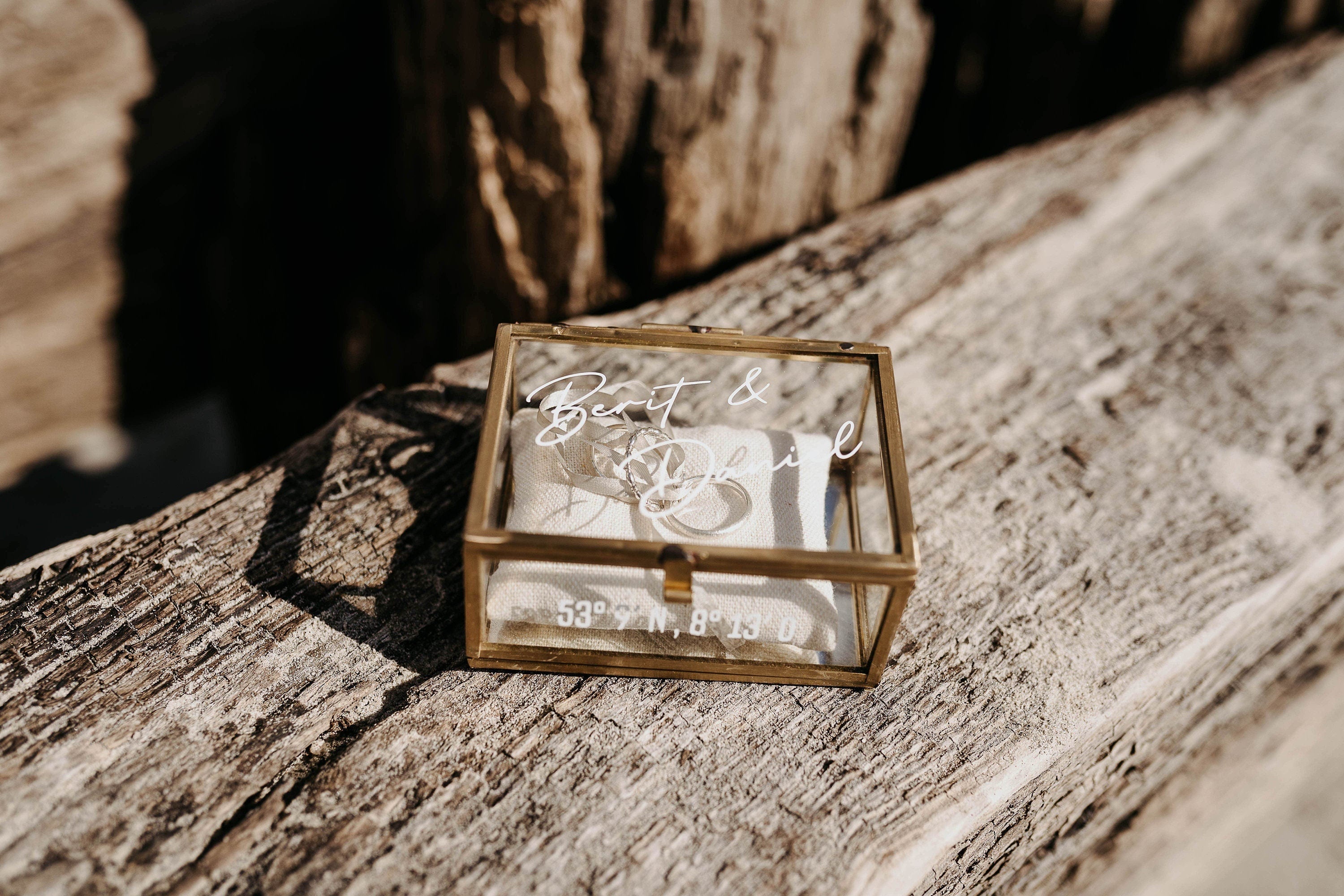 Ringkästchen Gold mit Beigen Kissen | Ringbox aus Glas Eckig | zur Hochzeit personalisiert