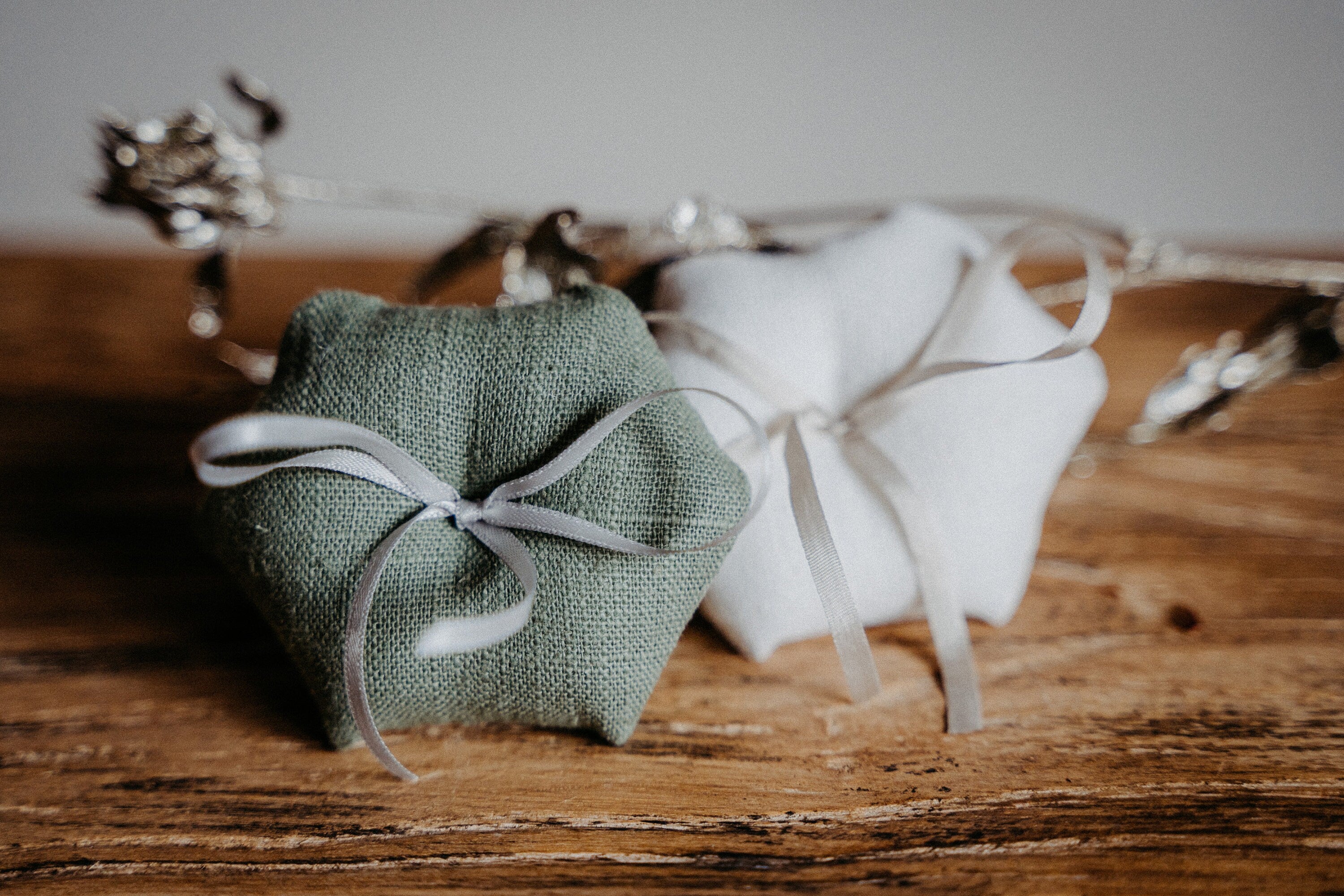 Ringkissen Sechseckig für Ringkästchen Oliv | zur Hochzeit personalisiert | Ringbox Kissen