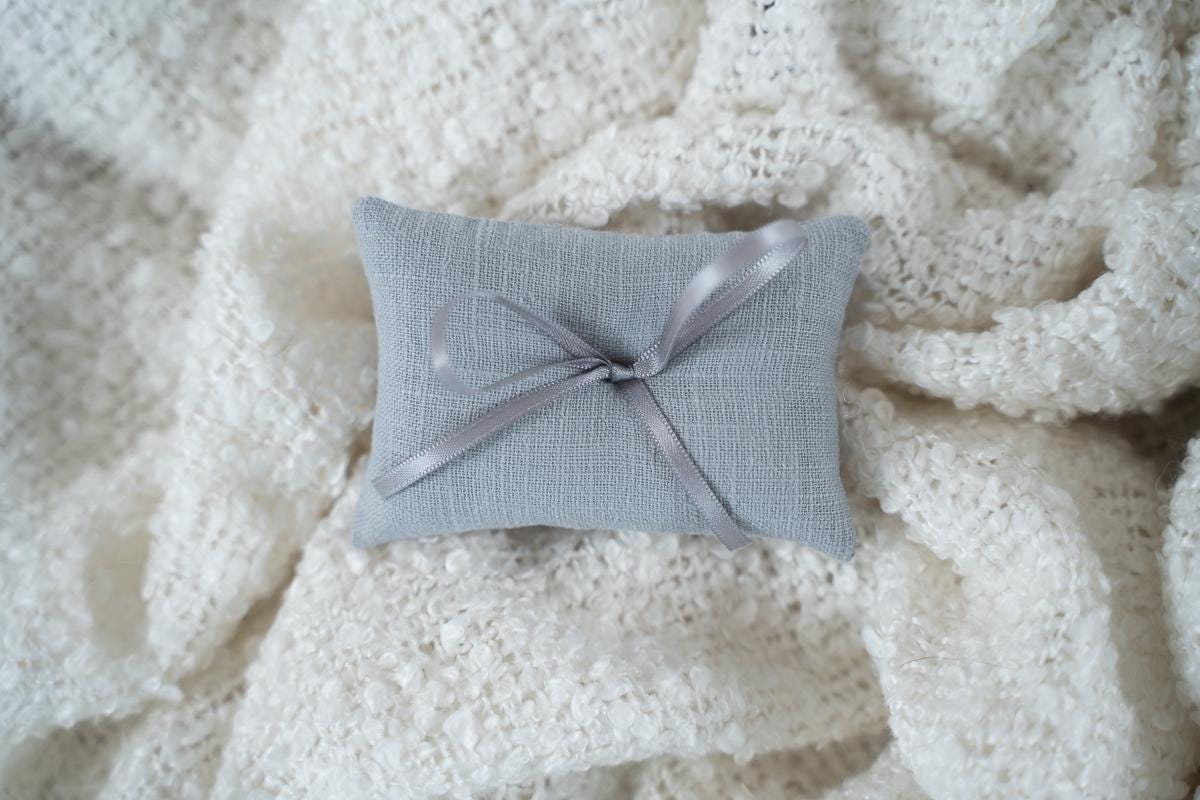 Ringkissen für Ringbox | Hochzeit personalisiert | Seidenband, verschiedene Farben | Handgemachtes Kissen für Eheringe