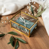 Personalisierte Ringbox aus Glas in Gold mit petrol Kissen | Vintage-Ringbox für Hochzeit & Verlobung