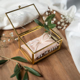 Ringbox Gold mit hellrosa Kissen | personalisiert mit Namen und Datum