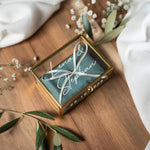 Ringbox Gold mit Petrol Kissen | personalisiert mit Namen und Datum