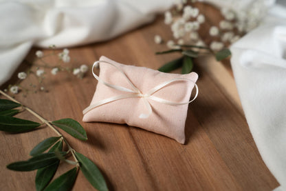 Ringkissen für Ringbox | Hochzeit personalisiert | Seidenband, verschiedene Farben | Handgemachtes Kissen für Eheringe