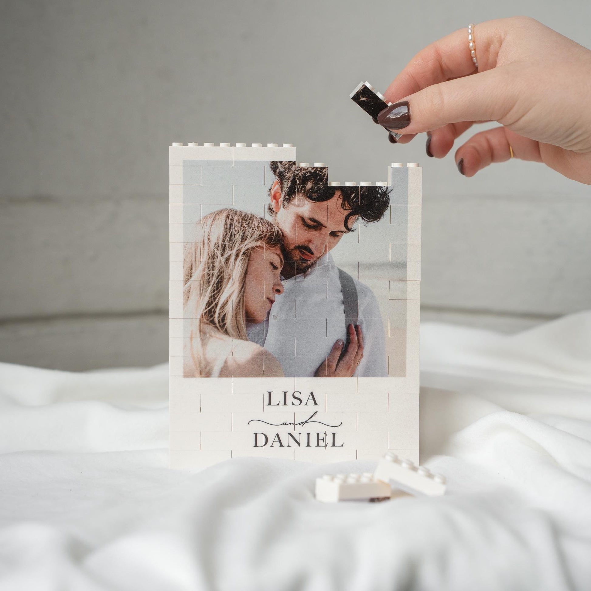 Personalisiertes Fotomosaik aus Klemmbausteinen – individuelles Bild aus Bausteinen mit Namen
