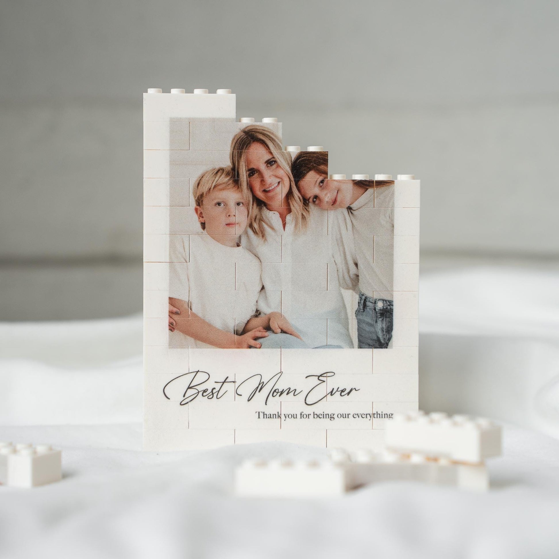 Personalisiertes Fotomosaik aus Klemmbausteinen – individuelles Bild aus Bausteinen mit Namen